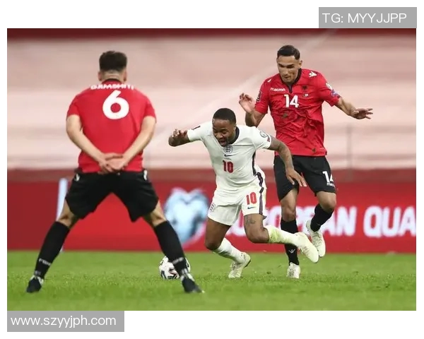 小腿肌肉发达的足球明星们：力量与速度并存的竞技天赋解析